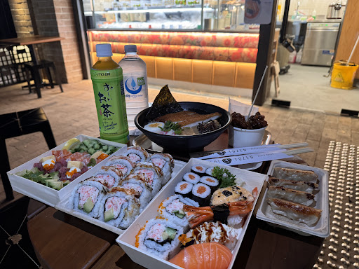 Sushi Yuzen sushi, ramen, gyoza and drinks served outside the Playfair Street shop